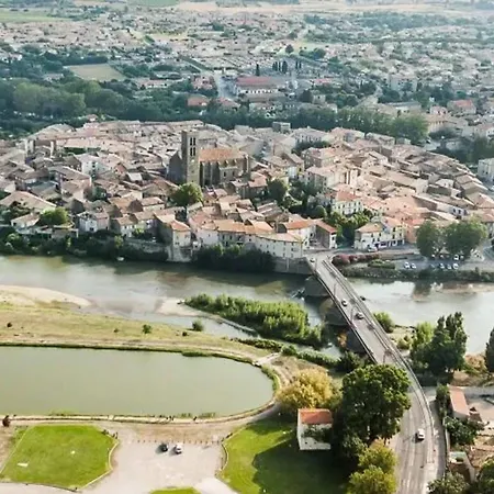 Maison Accueillante à Avec 2 Casa vacanze *
