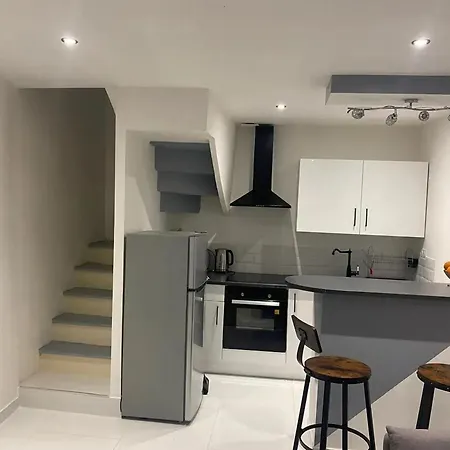 Maison Accueillante à Avec 2 Casa vacanze